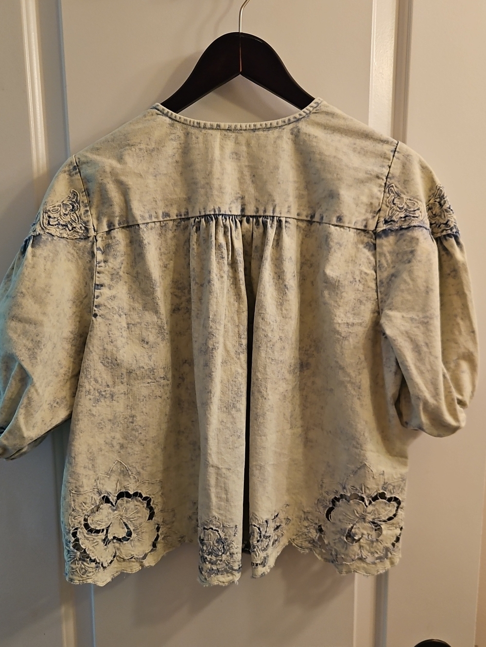 Free People Corinna Embroidered Acid Wash Puff Sleeve Blouse, L, Rare - Picture 6 of 11